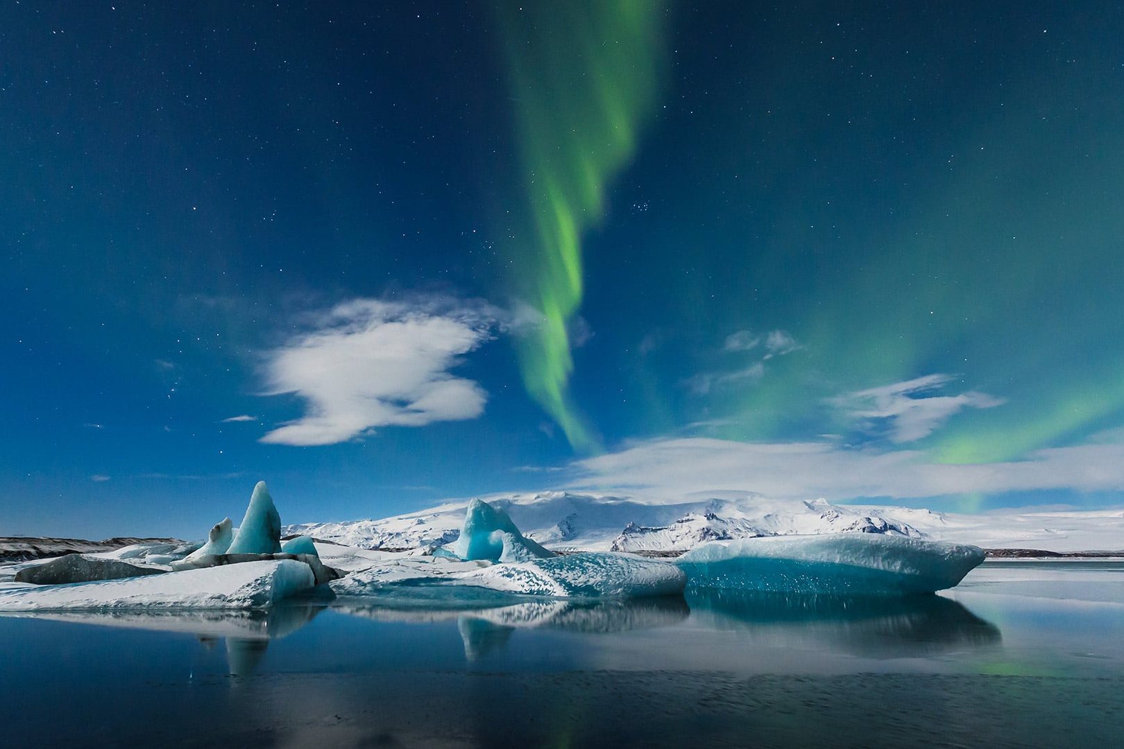 jokulsarlon-glacier-lagoon-iceland-northern-lights-depositphotos-front.jpg